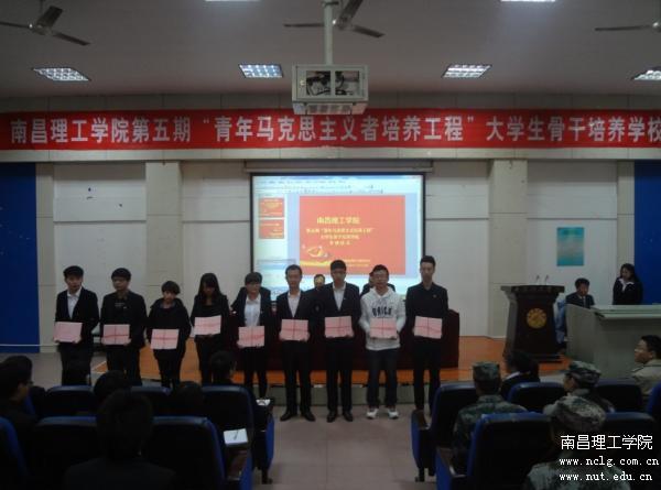 QQ图片20131205181044.jpg